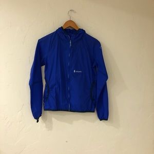 Cotopaxi light jacket in blue